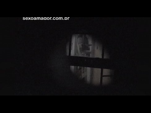 ❤️ Blondiin saab salaja videolevi naabruskonna voyeuri poolt peidetud õõnsate telliskivide taha peidetud ☑  Seks at et.hentaiser.ru ️❤