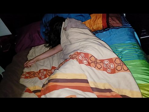 ❤️ Kasupoeg sõimab oma noort kasuema, kui ta magab. ☑  Seks at et.hentaiser.ru ️❤