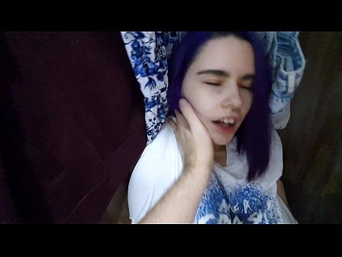 ❤️ Leidsin oma õe kapist ja aitasin tal cumida ☑  Seks at et.hentaiser.ru ️❤